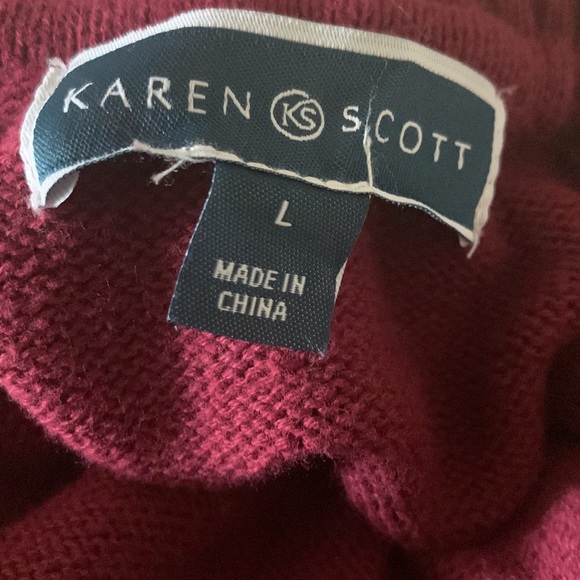 Cuddly, Women’s, Turtleneck Sweater by Ellen Tracy. - Picture 4 of 5